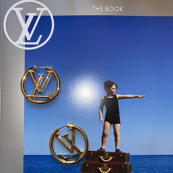 💎 Fashion Lux Hoop Earrings 💎 - Picture 4 of 5